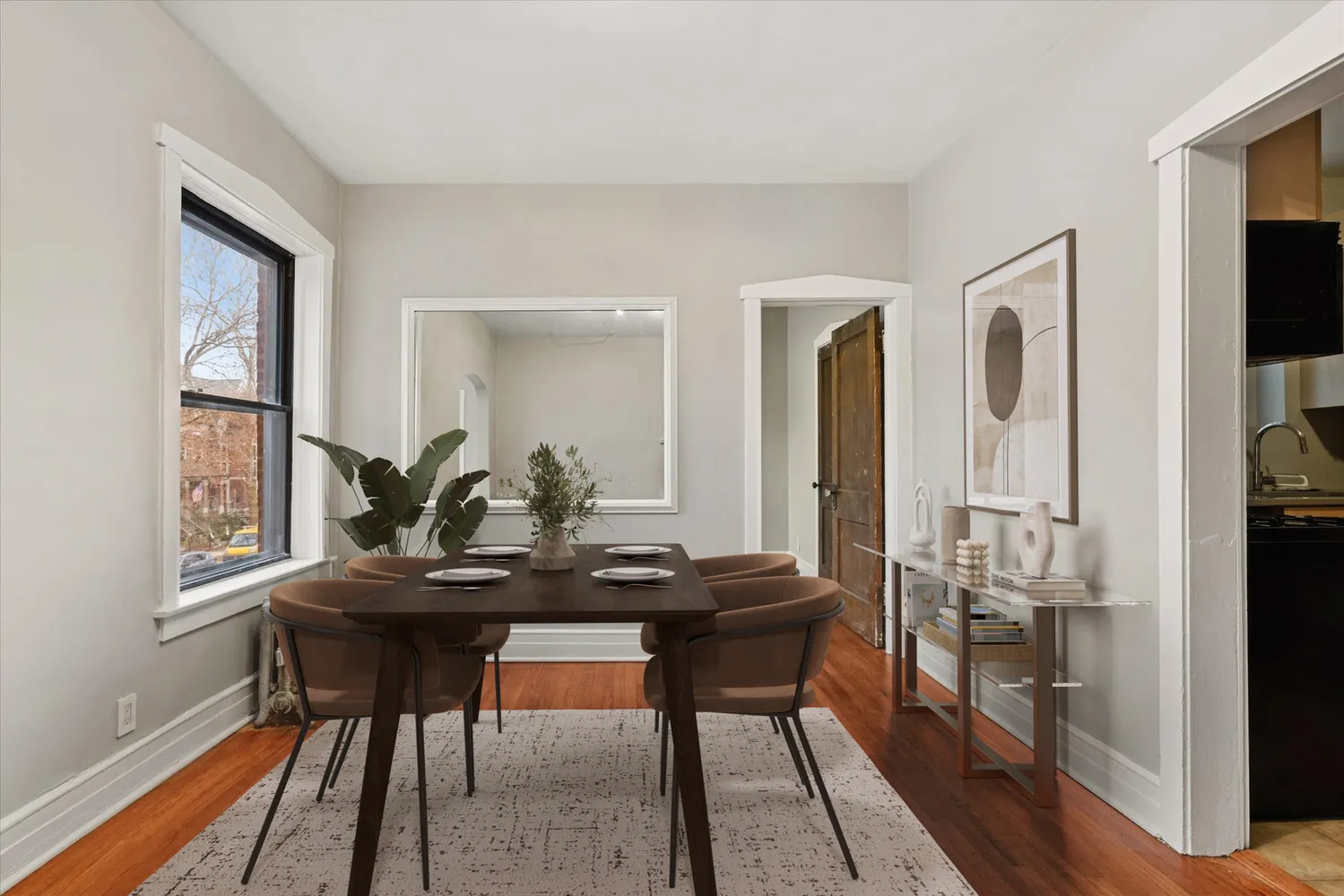 $375,000 | 1501 West Cornelia Avenue, Unit 2, Chicago, IL 60657