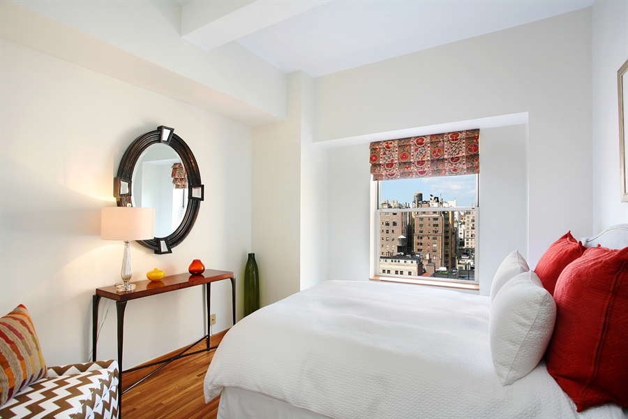 40 East 61st Street, Unit 16B Manhattan, NY 10065 - Photo 5 of 9