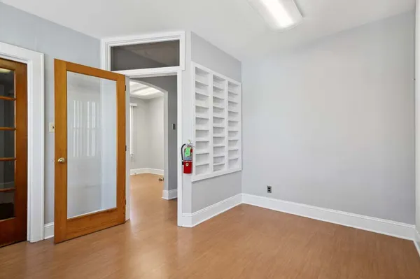 $3,300 | 586 Livingston Avenue, North Brunswick, NJ 08902