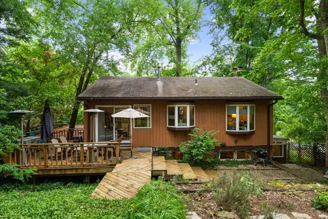 $1,000,000 | 6302 Bannockburn Drive, Bethesda, MD 20817