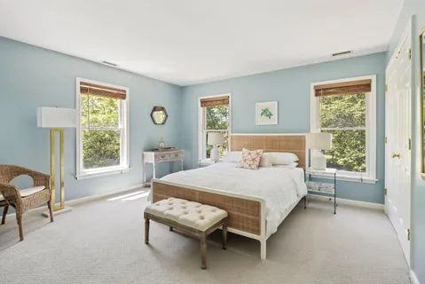 $3,590,000 | 344 Accabonac Road, East Hampton, NY 11937