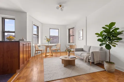 $570,000 | 385 Argyle Road, Unit 6E | Ditmas Park
