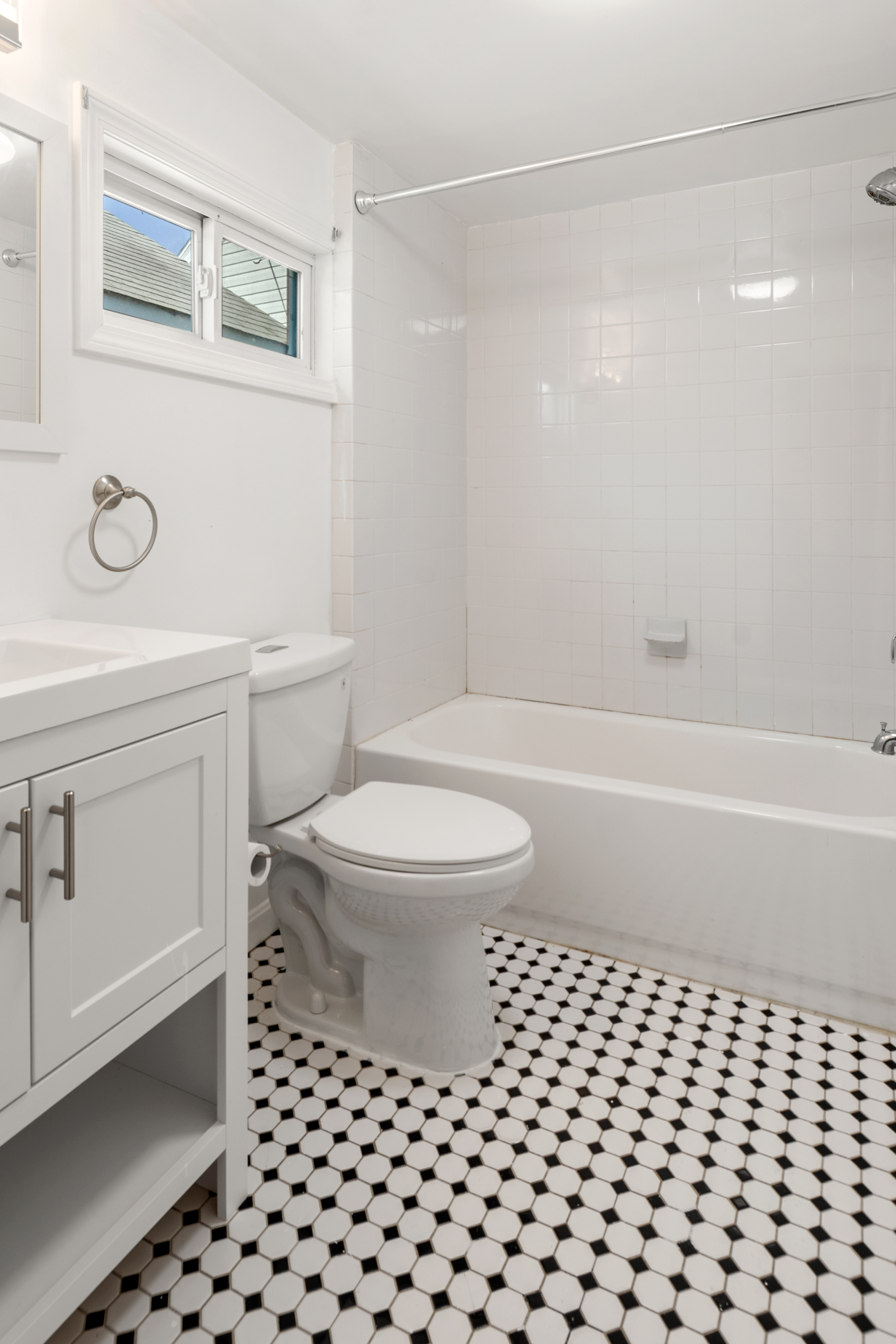 6 Schuyler Terrace Bronx, NY 10465 - Photo 8 of 27