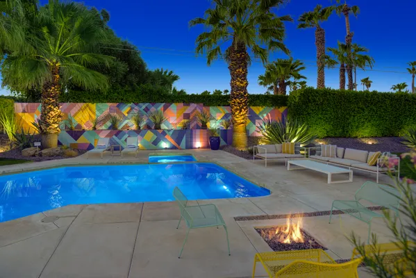 $1,075,000 | 406 East Desert Holly Circle, Palm Springs, CA 92262
