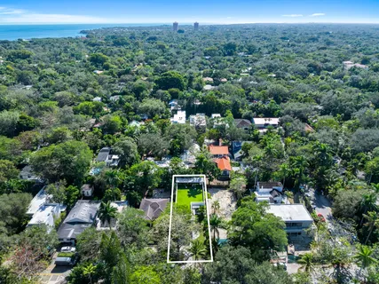 $4,950,000 | 3770 Kumquat Avenue, Miami, FL 33133