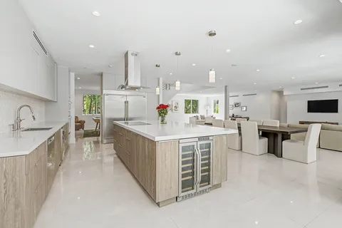 $5,650,000 | 5790 Southwest 96th Street, Pinecrest, FL 33156