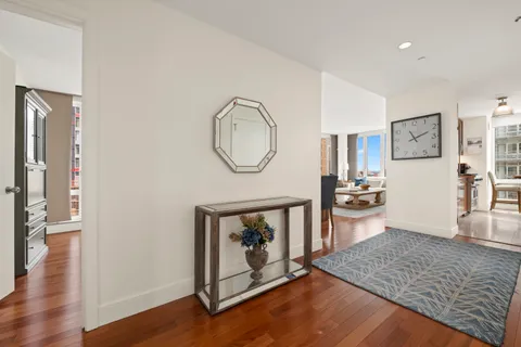 $1,995,000 | 250 East 53rd Street, Unit 2702 | Midtown East