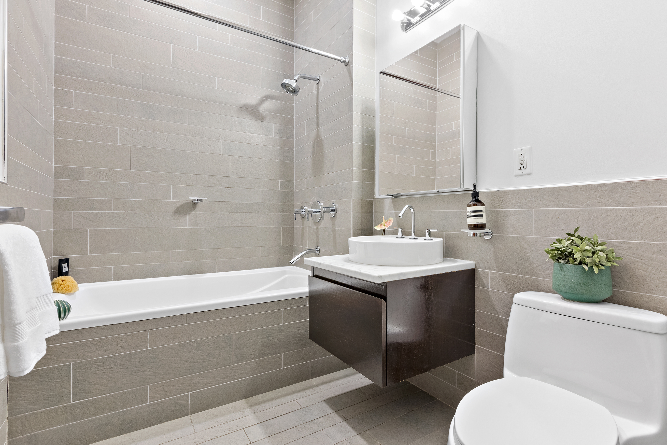 50 West 15th Street, Unit 1D Manhattan, NY 10011 - Photo 13 of 16