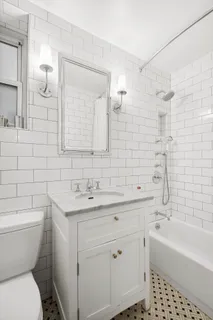 $2,295,000 | 92 Horatio Street, Unit 4L | West Village
