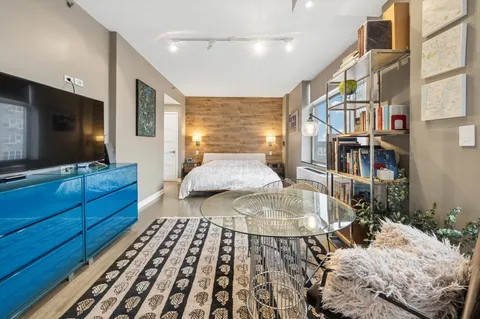 $1,100,000 | 3625 Oxford Avenue, Unit 7C | Central Riverdale