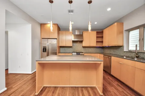 $550,000 | 1823 Southmore Boulevard, Houston, TX 77004