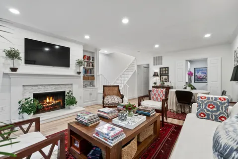 $915,000 | 3209 Sutton Place Northwest, Unit C, Washington, DC 20016