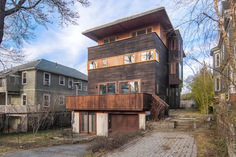 $4,000,000 | 10 Newell Street, Cambridge, MA 02140