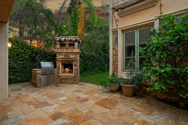 $5,195,000 | 919 South Gretna Green Way, Los Angeles, CA 90049