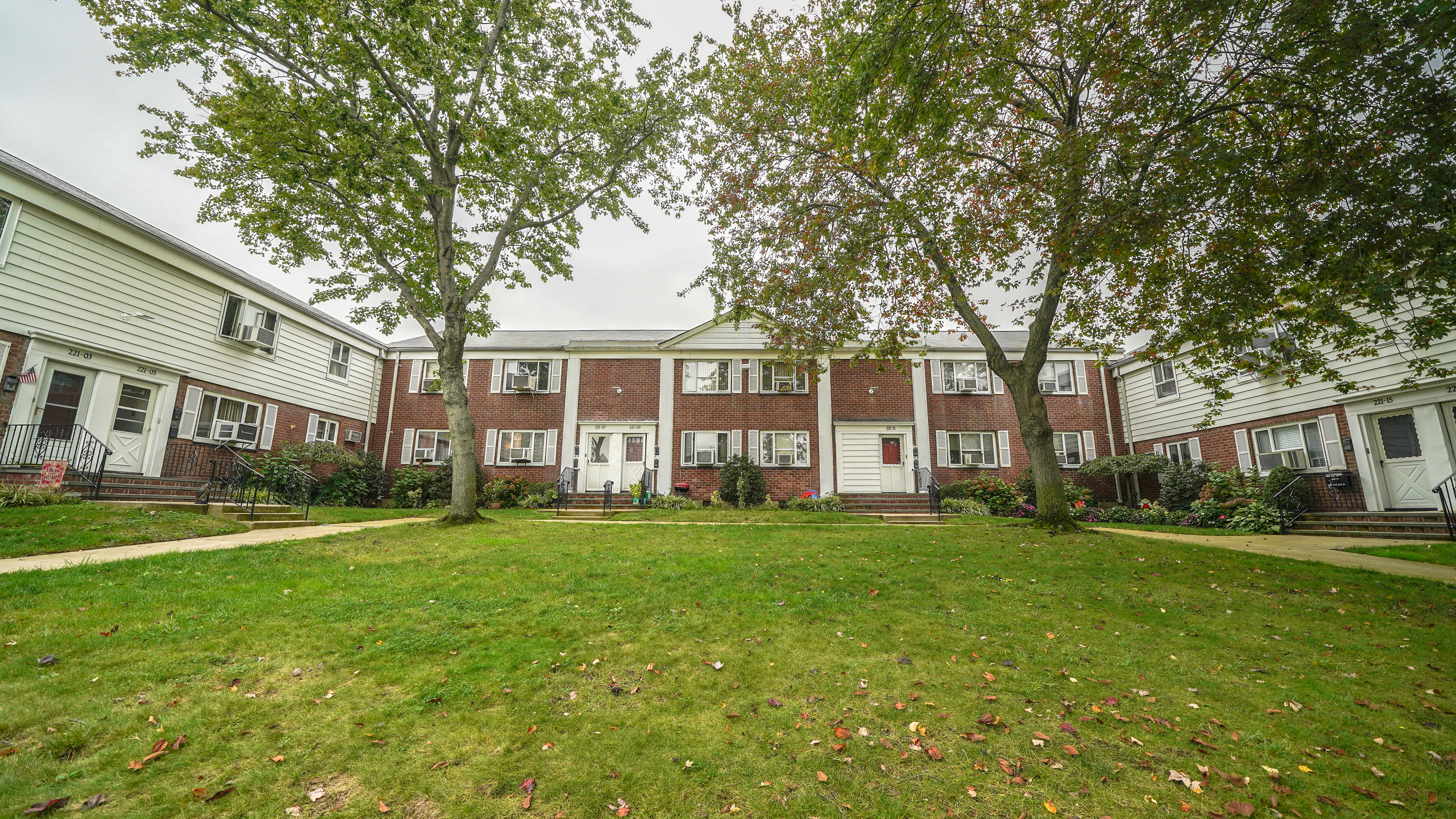 221-09 Braddock Avenue, Unit L Queens, NY 11427 - Photo 1 of 14