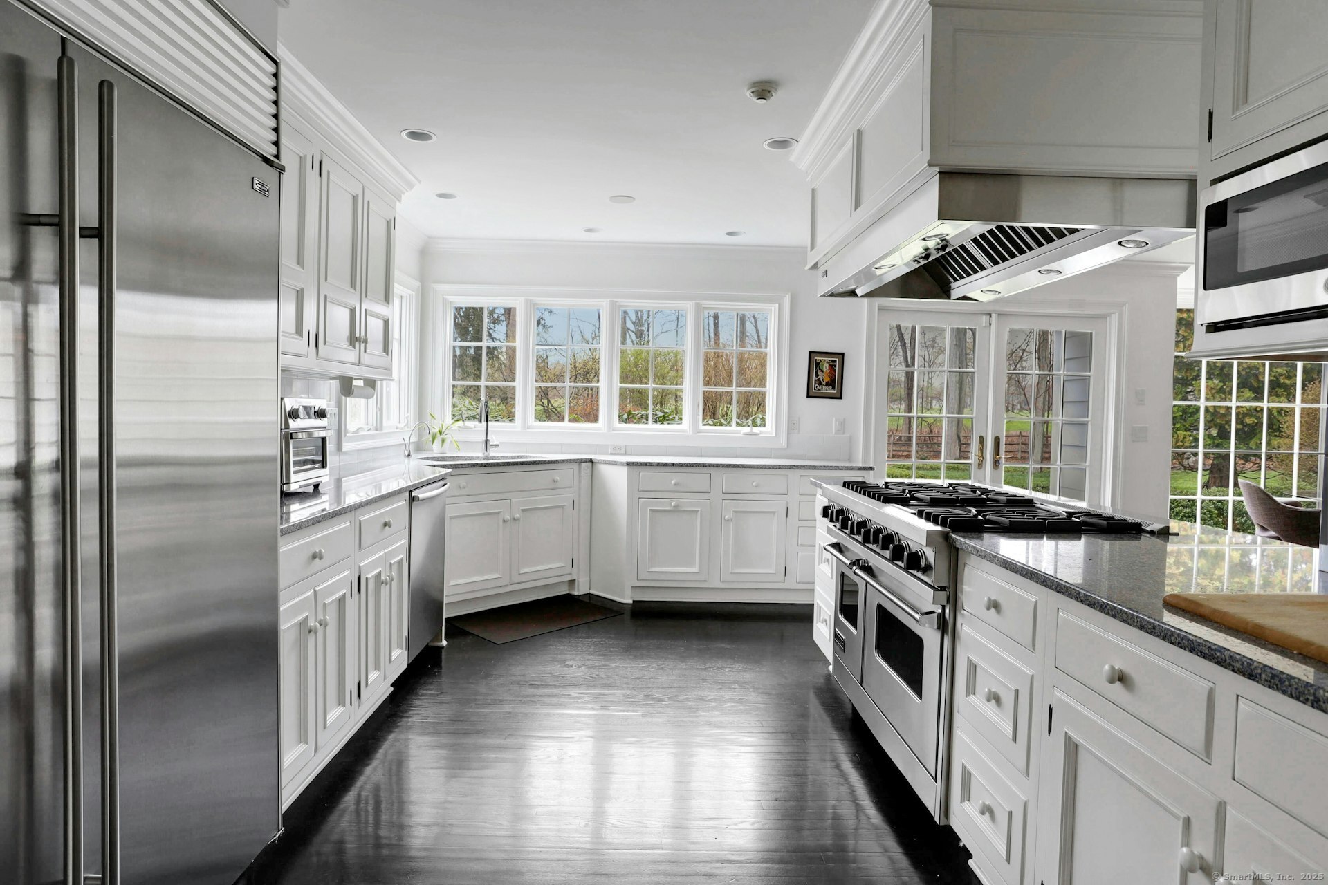 75 Hanson Road Darien, CT 06820 - Photo 10 of 30