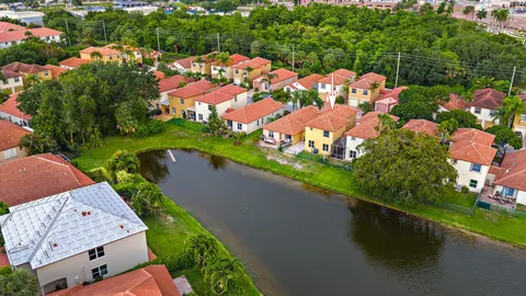 $400,000 | 1088 Via Jardin, Palm Beach Gardens, FL 33418