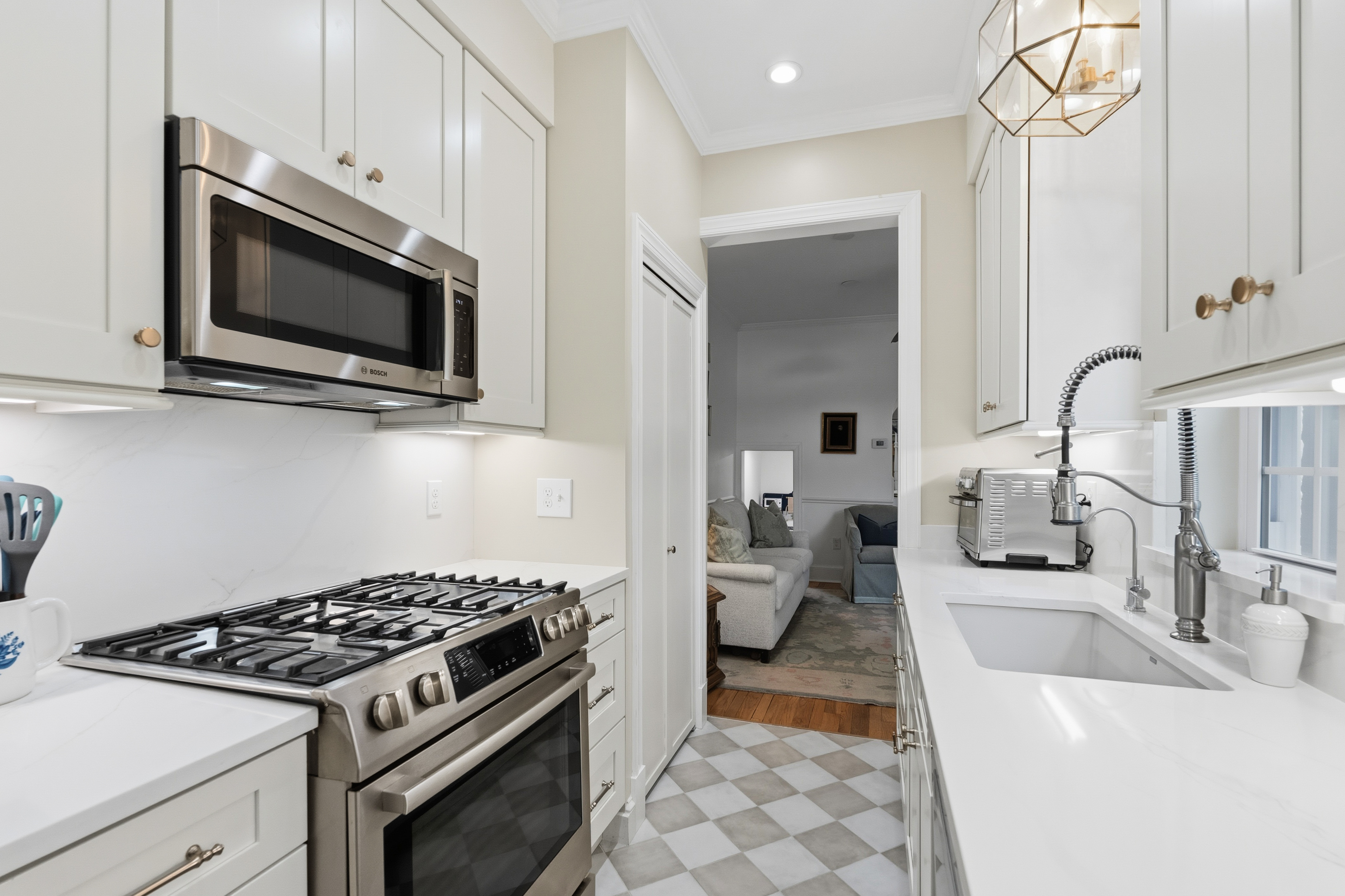 3421 O Street Northwest Washington, DC 20007 - Photo 11 of 35