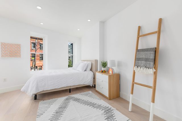 $2,295,000 | 364 Columbia Street | Red Hook