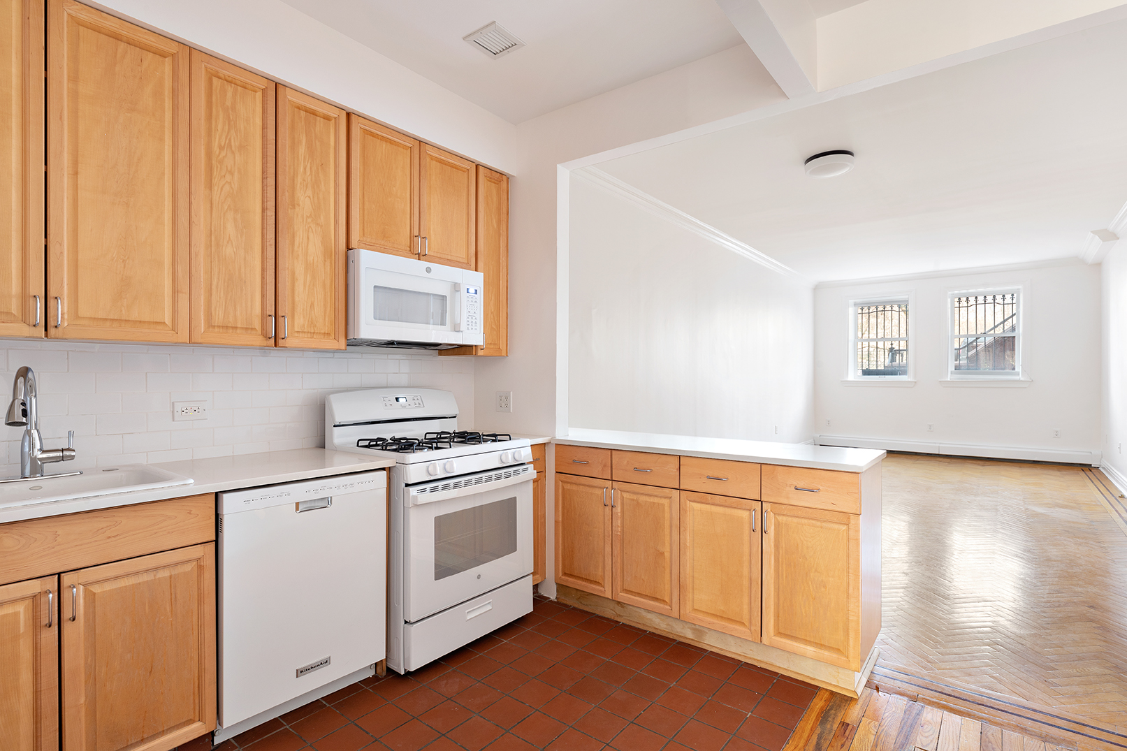 8 Mt Morris Park West, Unit A Manhattan, NY 10027 - Photo 4 of 13