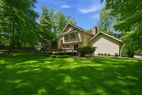 Contact Agent | 11815 Beekman Place, Rockville, MD 20854