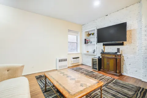 $485,000 | 207 East 21st Street, Unit 5C | Gramercy