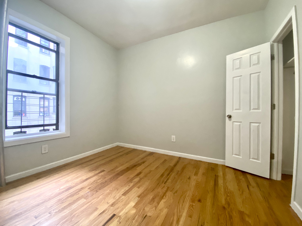 530 Isham Street, Unit 2A Manhattan, NY 10034 - Photo 5 of 7