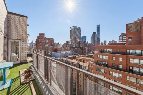 $1,895,000 | 315 East 65th Street, Unit PHF | Lenox Hill