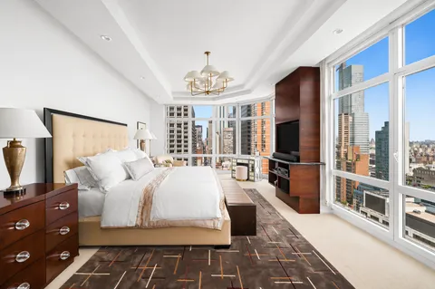 $4,950,000 | 300 East 55th Street, Unit PHC | Sutton Place