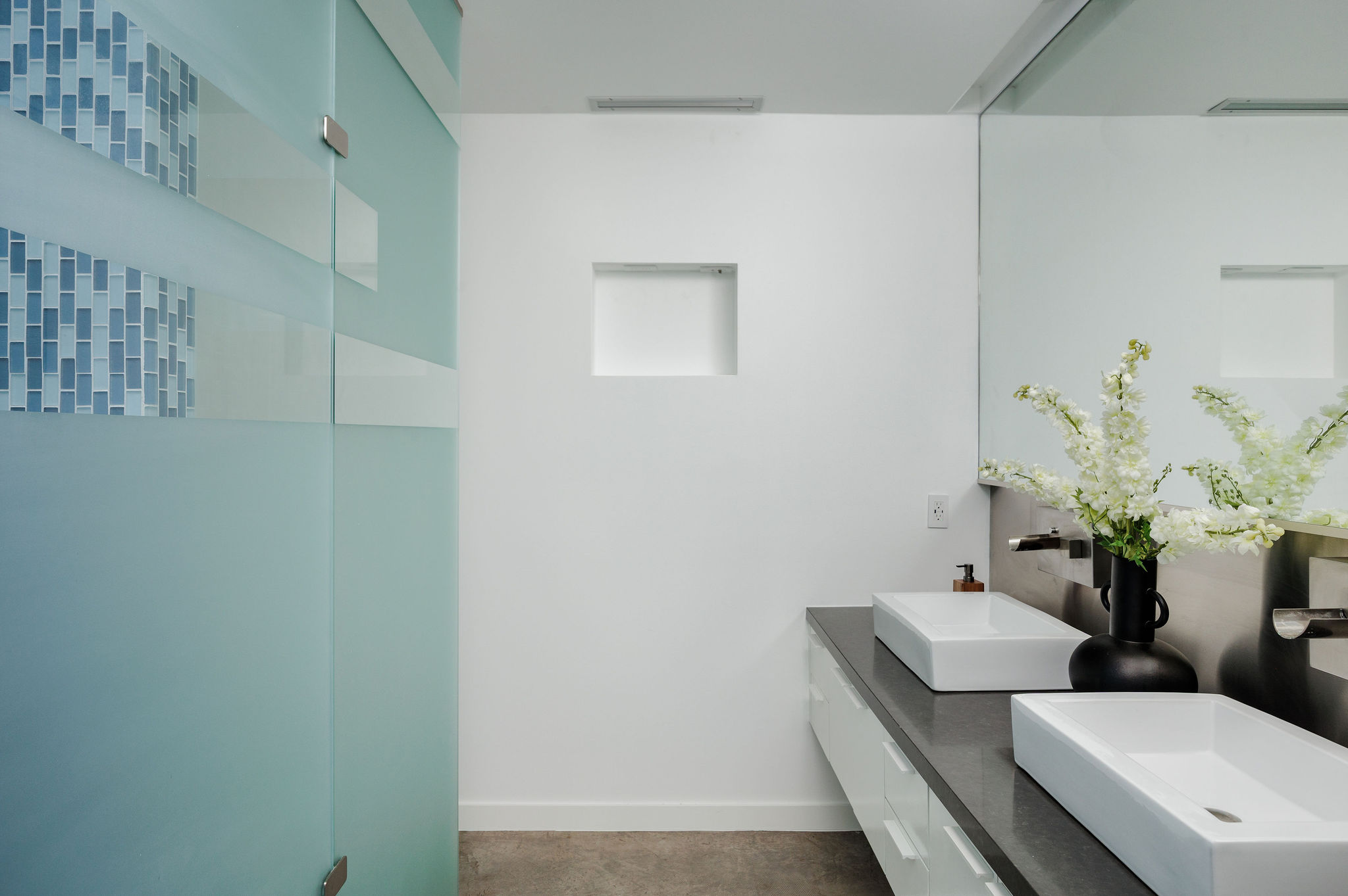 1801 Nickerson Street Austin, TX 78704 - Photo 18 of 44 a bathroom with a toilet and a sink