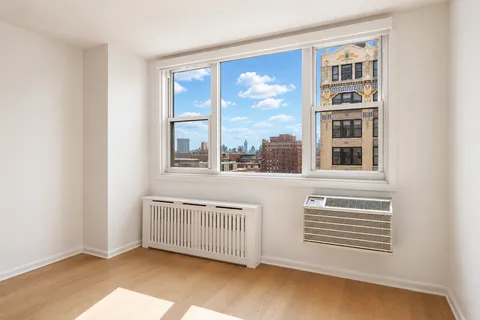 $1,295,000 | 77 7th Avenue, Unit 12P | Chelsea