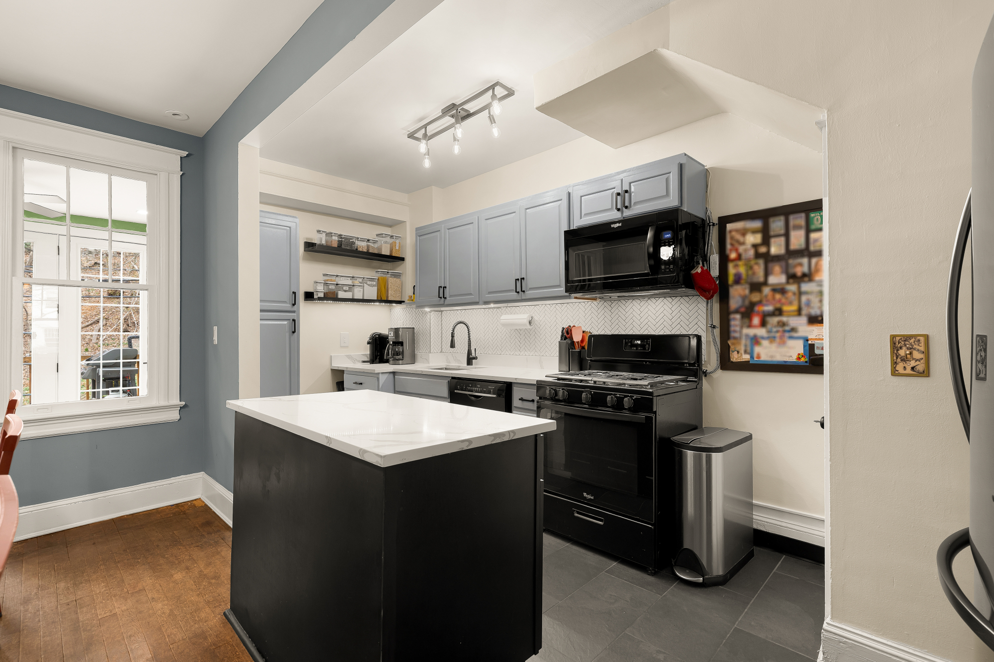 2022 37th Street Northwest Washington, DC 20007 - Photo 12 of 33