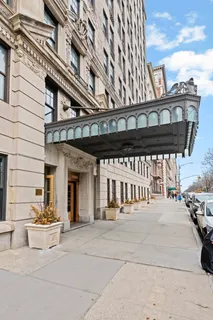 $475,000 | 225 Central Park West, Unit 916 | Upper West Side