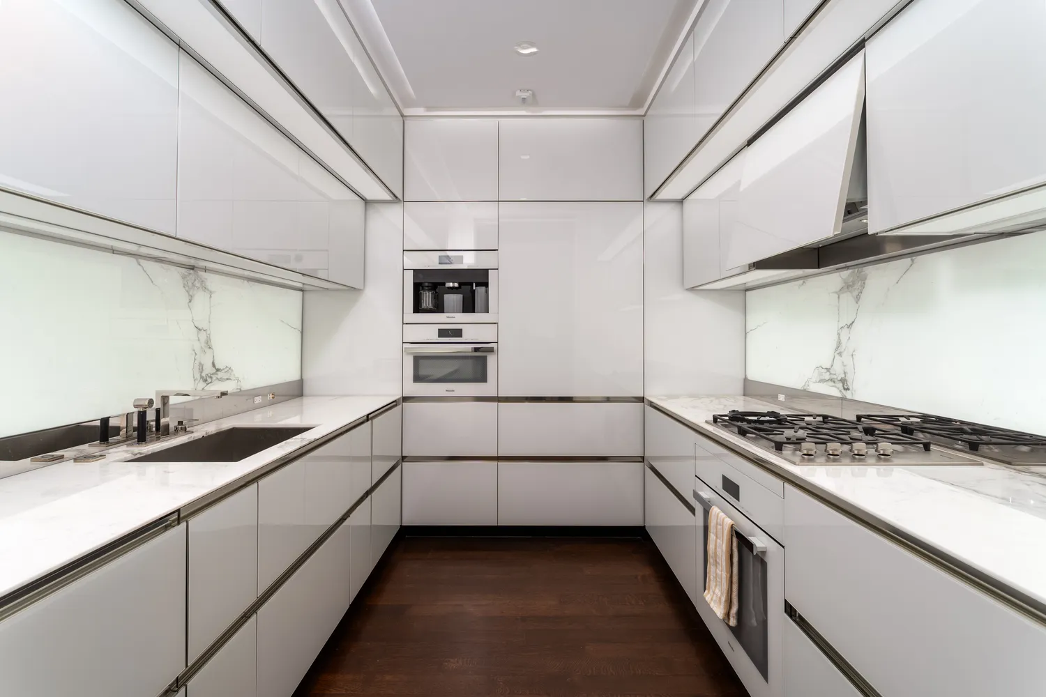 $10,500 | 53 West 53rd Street, Unit 20E | Midtown Central