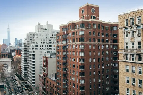 $2,600,000 | 25 5th Avenue, Unit 12F | Greenwich Village