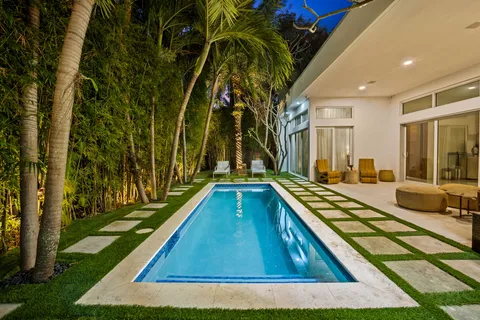 $3,495,000 | 865 West 47th Street, Miami Beach, FL 33140