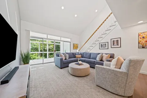 Contact Agent | Kim Terrace, Stoughton, MA 02072