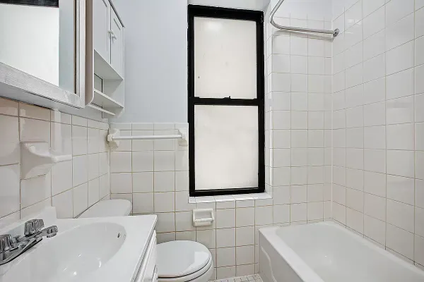 $3,450 | 359 West 45th Street, Unit 3FN | Hell's Kitchen