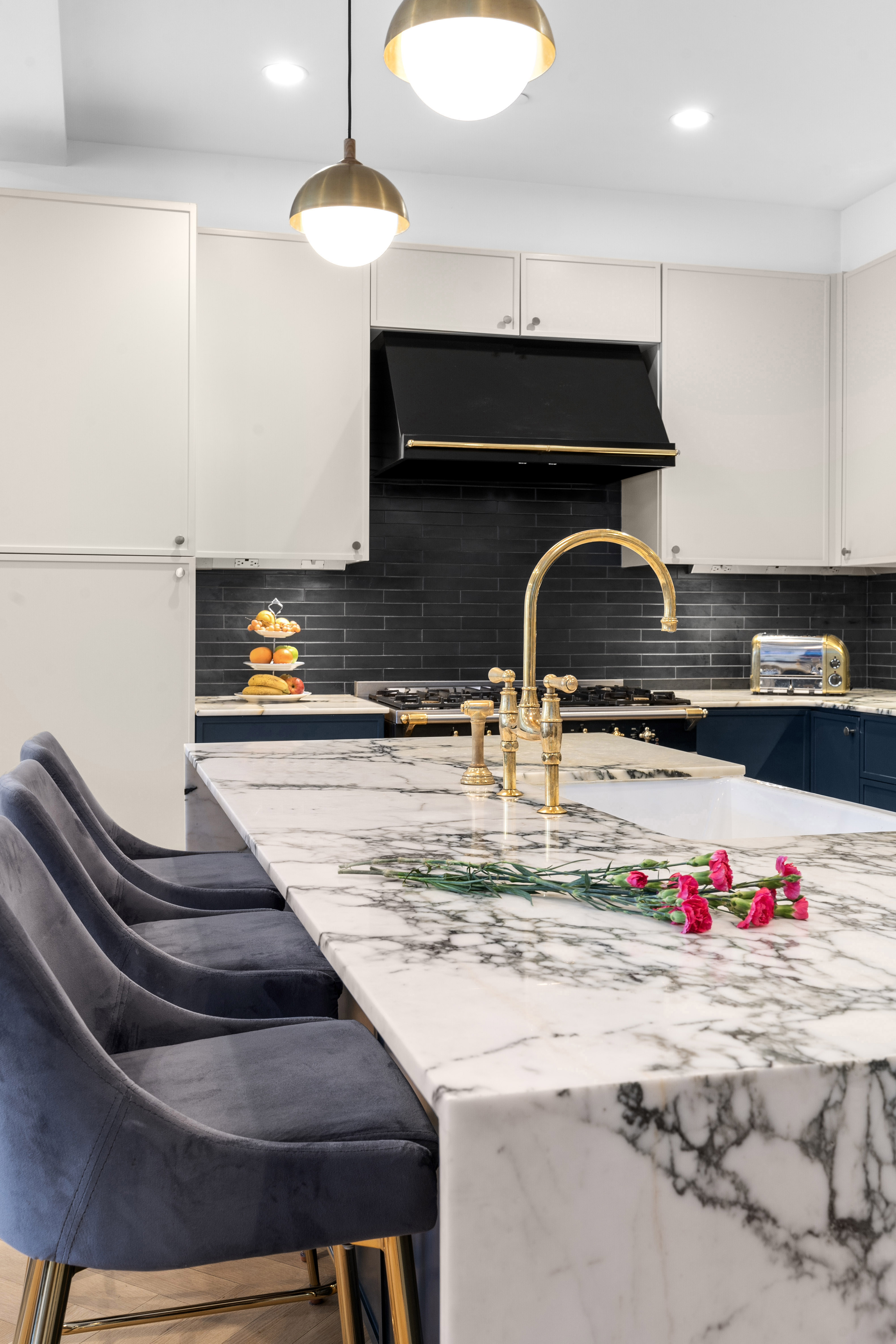 155 Noble Street, Unit 3 Brooklyn, NY 11222 - Photo 7 of 23 a kitchen with a sink a microwave and cabinets