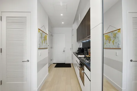 $799,000 | 11 Hoyt Street, Unit 14M | Downtown Brooklyn