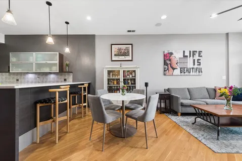 $715,000 | 2242 West Chicago Avenue, Unit 301, Chicago, IL 60622