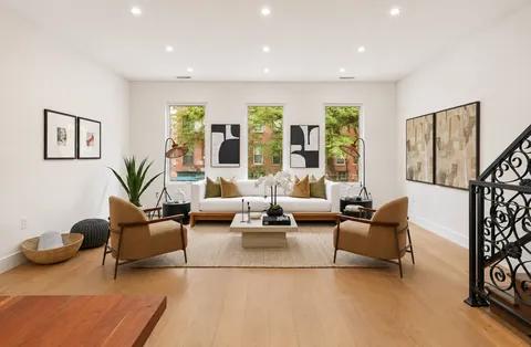 $2,700,000 | 42 West 128th Street, Unit THW | Central Harlem