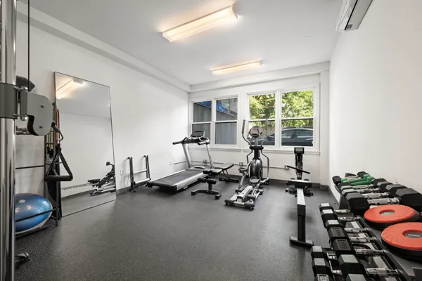 $3,000 | 195 Hawthorne Street, Unit 5E | Prospect Lefferts Gardens