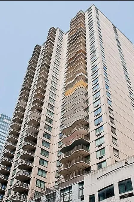 a picture of a black and white photo