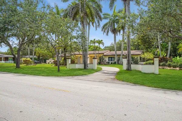 $3,375,000 | 6255 Southwest 120th Street, Pinecrest, FL 33156