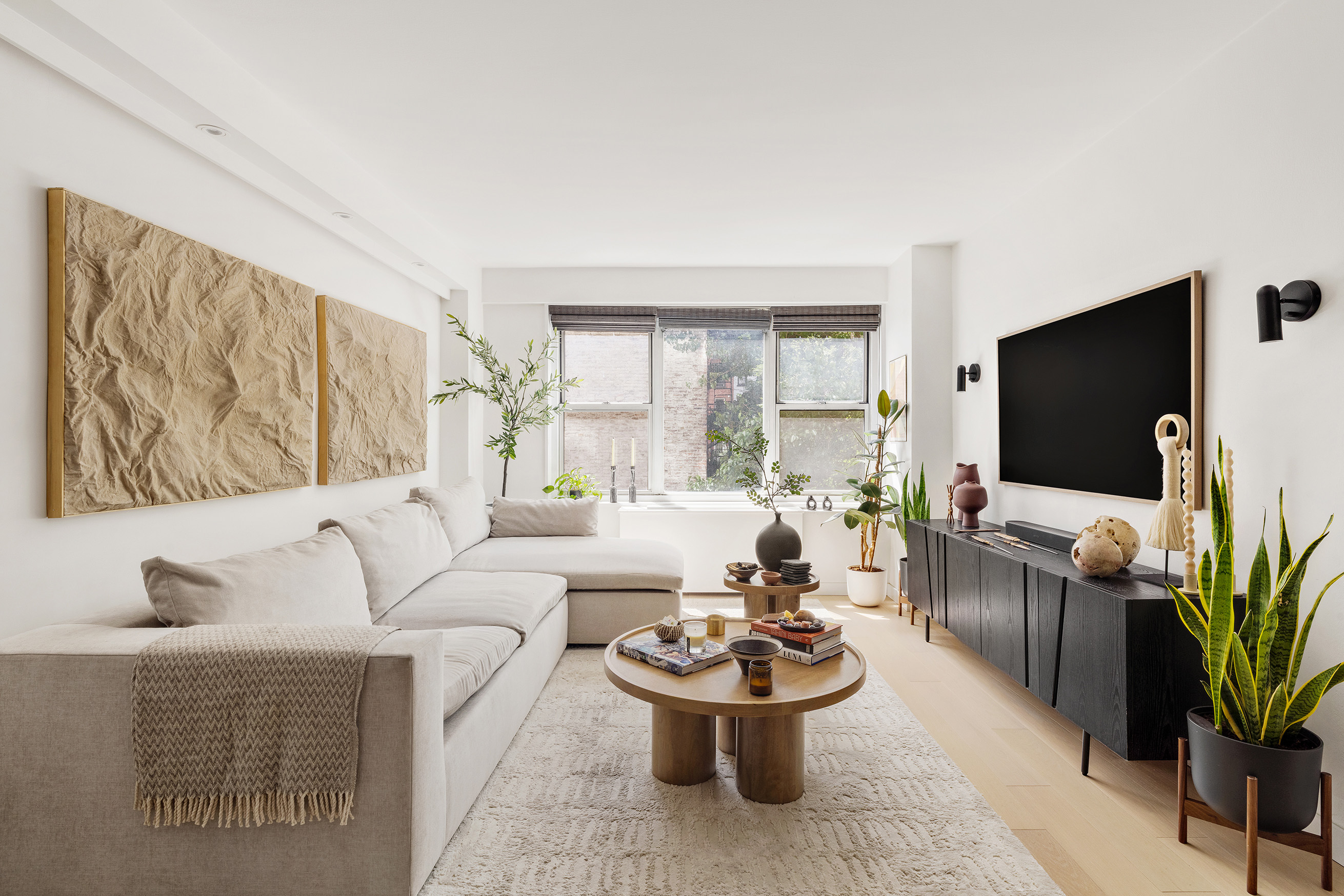33 Greenwich Avenue, Unit 2M Manhattan, NY 10014 - Photo 2 of 10