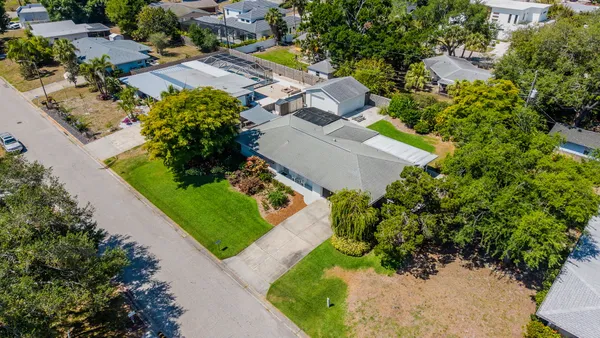 $850,000 | 2747 Jefferson Circle, Sarasota, FL 34239