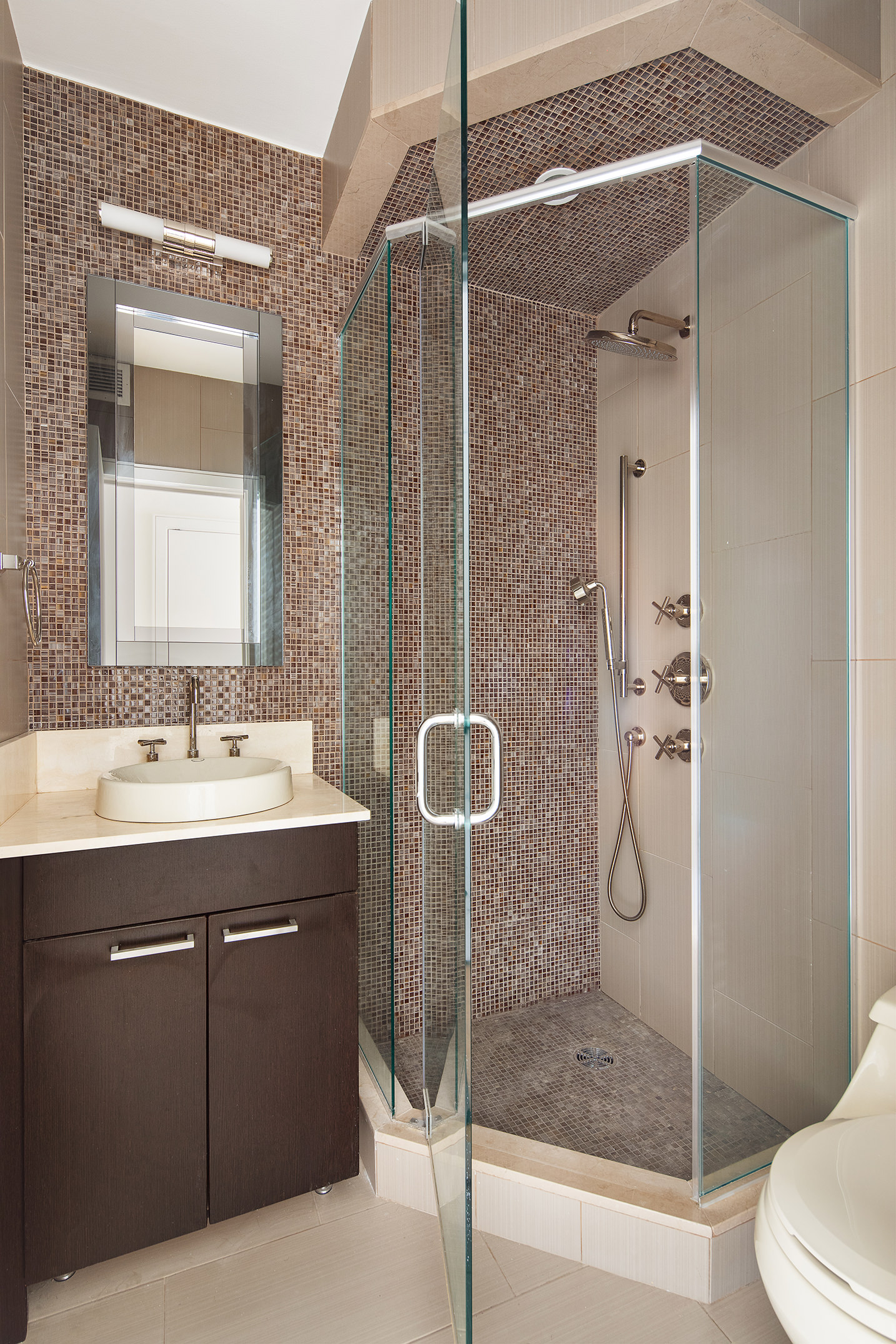 188 East 64th Street, Unit 802 Manhattan, NY 10065 - Photo 7 of 8