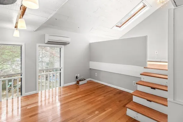 $5,400 | 18 Bay Street, Unit 4, Cambridge, MA 02139