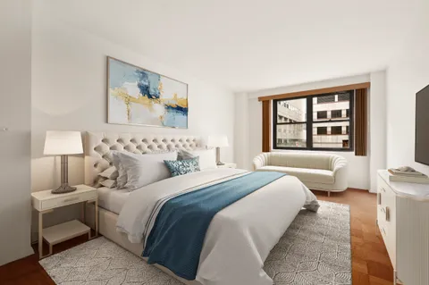 $900,000 | 165 West 66th Street, Unit 6W | Upper West Side